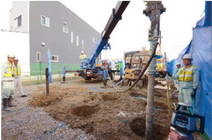 専門機関による地盤調査を実施する住宅建築前の施工現場